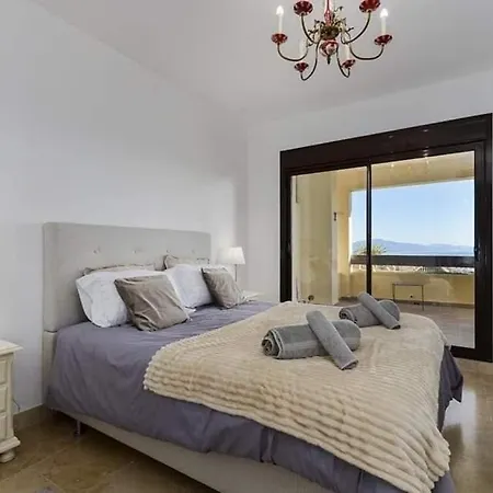 2 Bedroom Sea View Duquesa Village Апартаменты *