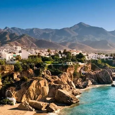 Апартаменты 2 Bedroom Sea View Duquesa Village