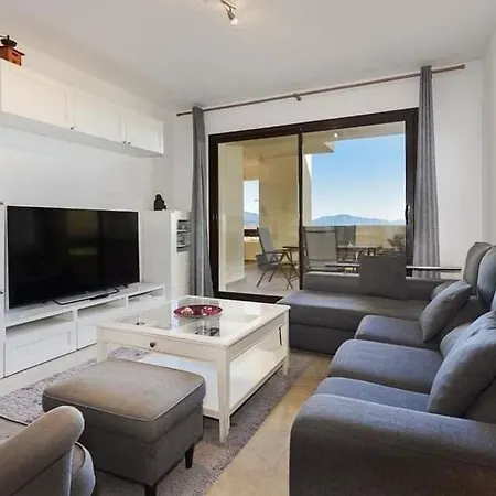 2 Bedroom Sea View Duquesa Village Манилва