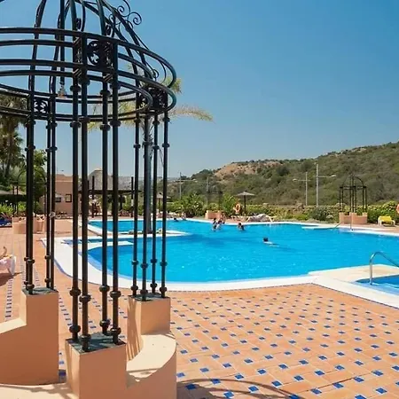 2 Bedroom Sea View Duquesa Village *